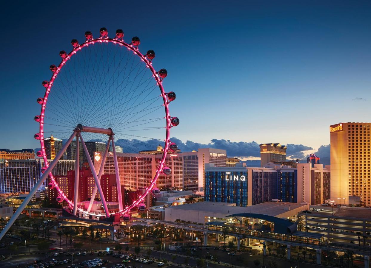 The Linq Hotel And Casino Las Vegas Esterno foto The strip at night