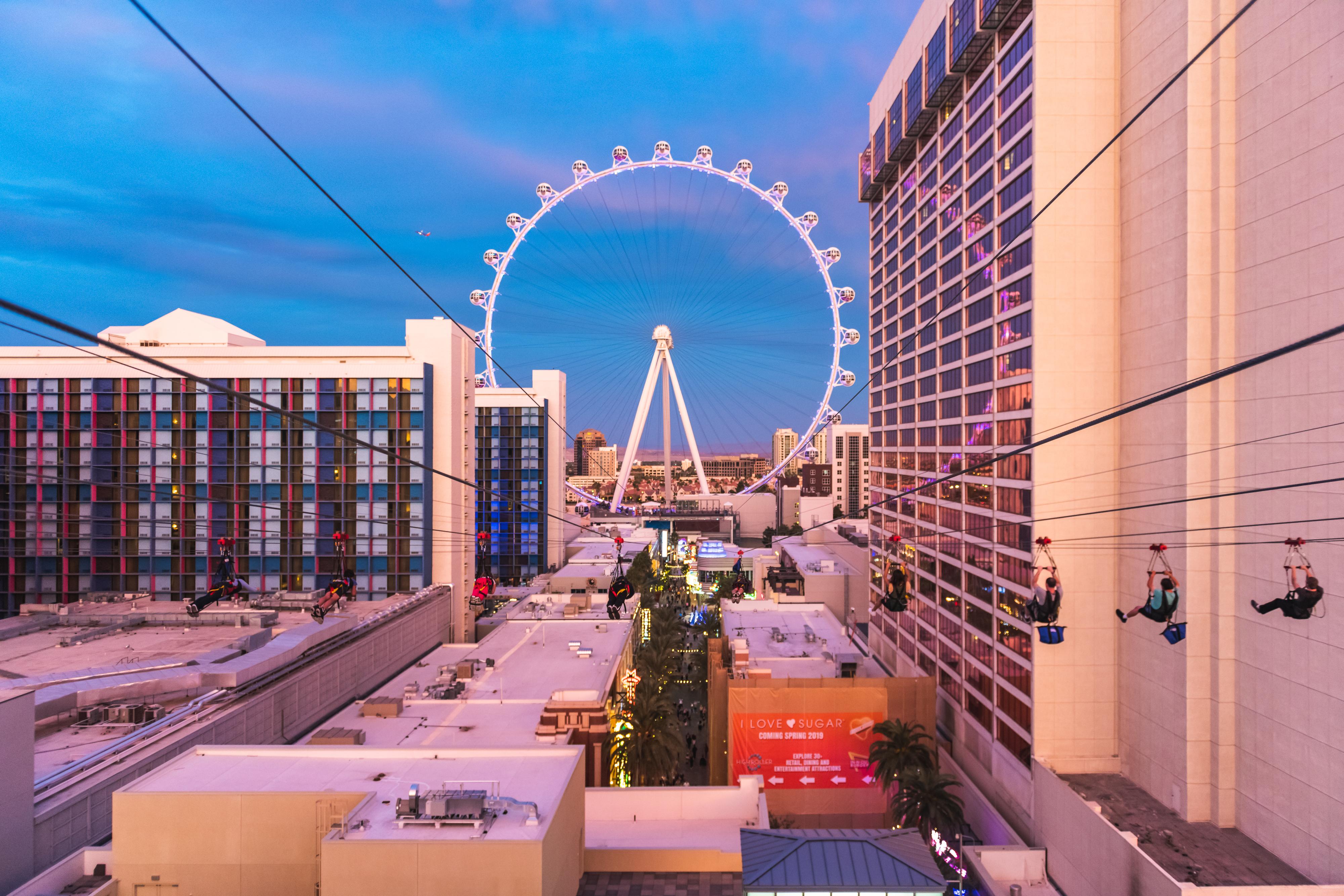 The Linq Hotel And Casino Las Vegas Esterno foto The view of the strip from the top of the Stratosphere